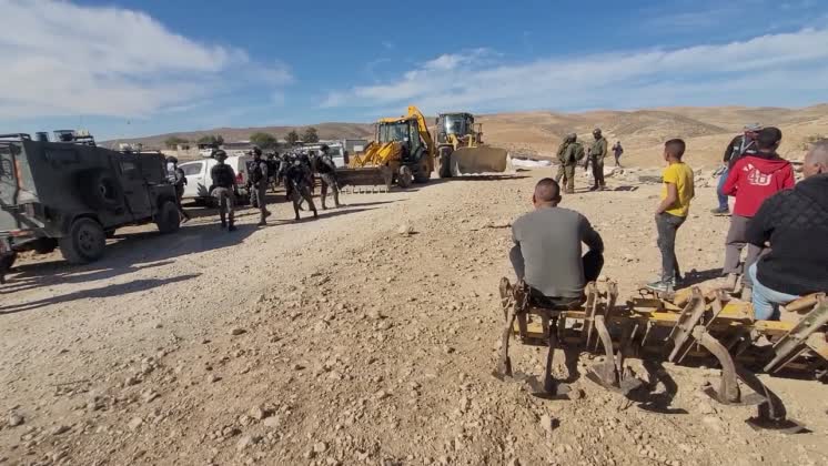 VIDEO: Israeli bulldozers demolish makeshift Palestinian home in West Bank village Israeli bulldozers demolished a Palestinian-owned home in the village of al-Fikhit in the southern area of the West Bank today (January 12).According to a local activist, they also tore down two wells and two sheds in the village south of Hebron.
