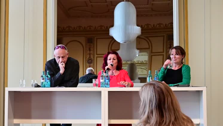 VIDEO: Stefan Hippler, Viola Klein, and Sabine Mutschke at the press conference and presentation of the 16th HOPE Award at the 18th Hope Gala 2026 at the Schauspielhaus Dresden. Dresden, October 8, 2026. *** Stefan Hippler, Viola Klein und Sabine Mutschke beim Pressegespräch und Präsentation des 16. HOPE-Award zur 18. Hope Gala 2026 im Schauspielhaus Dresden. Dresden, 08.10.2026.