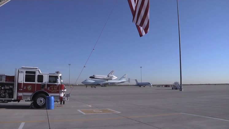 Video: Space Shuttle Endeavor Visits Biggs Army Airfield Space Shuttle ...